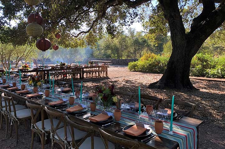 live outdoor grilling in paraduxx courtyard